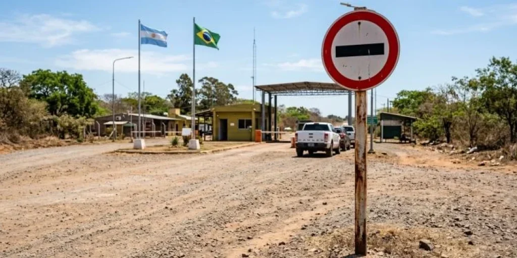 Argentine_stop_sign_202604061855-750x375