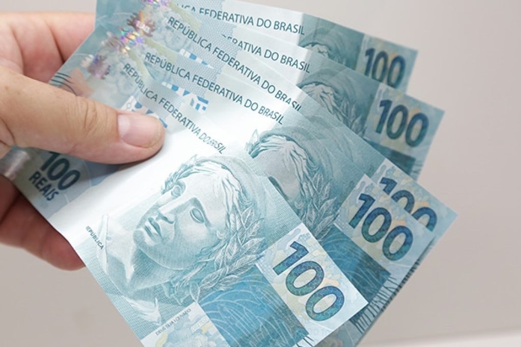 dinheiro-100-reais-3-1