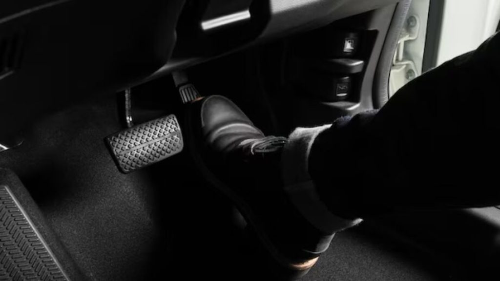 pedal-do-acelerador-nos-carros-tambem-tem-outra-funcao-e-ninguem-sabe